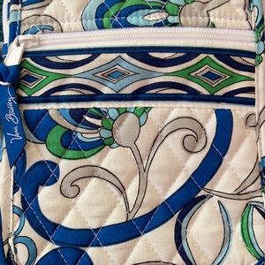 Vera Bradley white/blue Mediterranean sm hipster